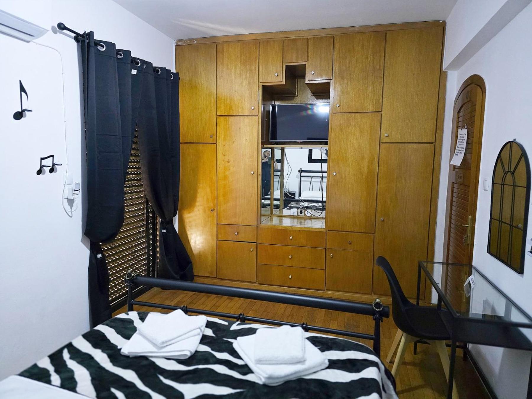 Nicko'S Room Пирей Экстерьер фото
